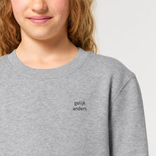 Afbeelding in Gallery-weergave laden, Sweater Kinderen / gelijk anders